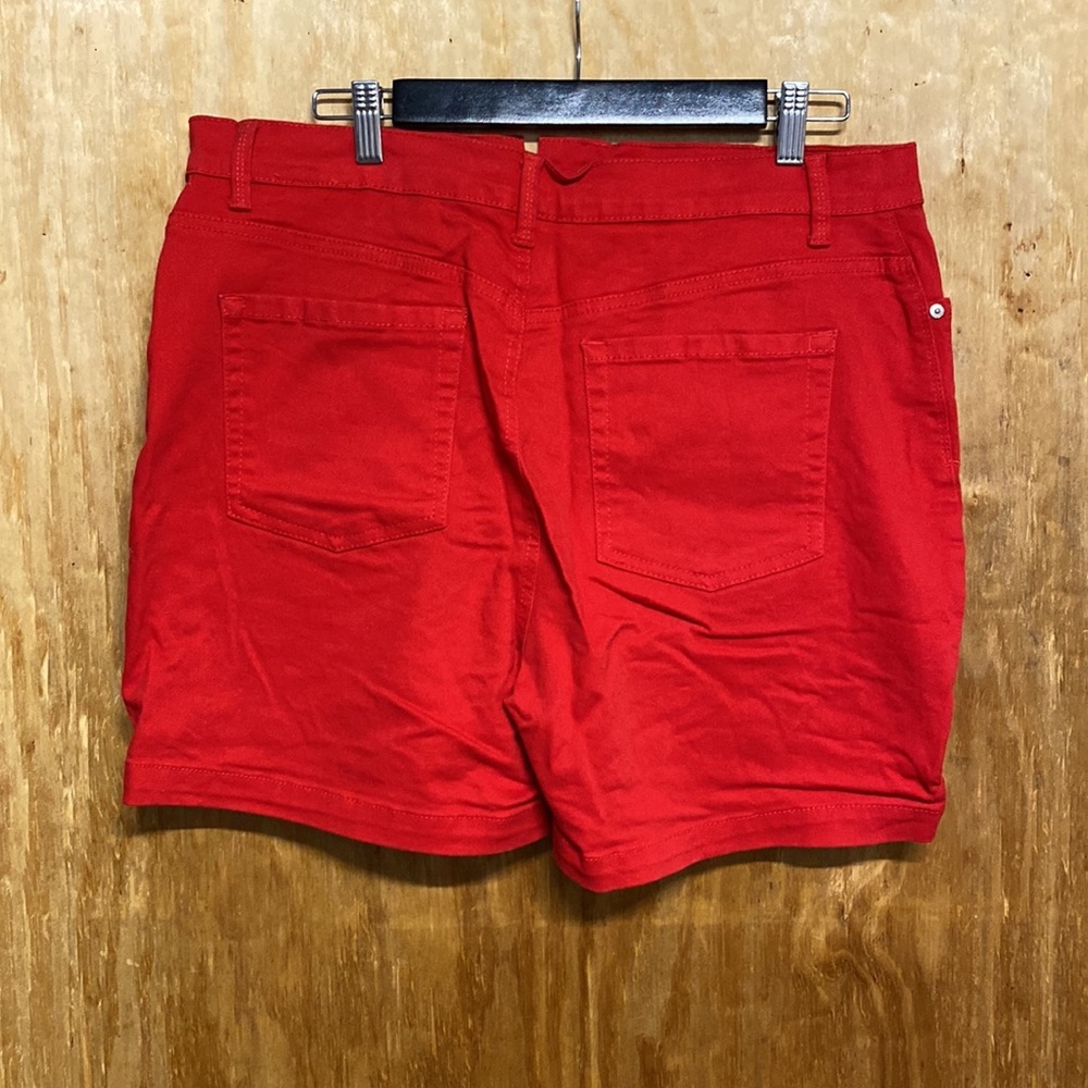 GLORIA VANDERBILT ALL AROUND SLIMMING EFFECT SHORTS SIZE 14 - Picture 9 of 10